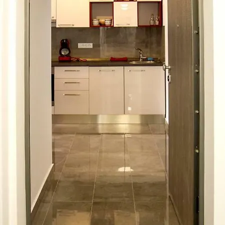 Apartman Irena شقة *